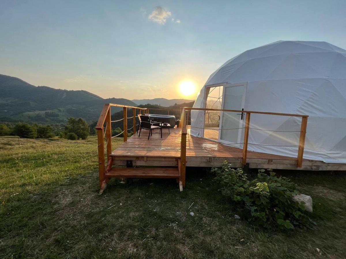 מלון Starry Dome - Manta'S Retreat Glamping Cornereva מראה חיצוני תמונה